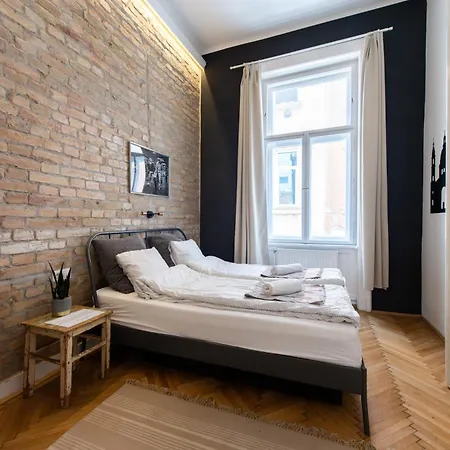 Apartament New Years Eve In Budapesta